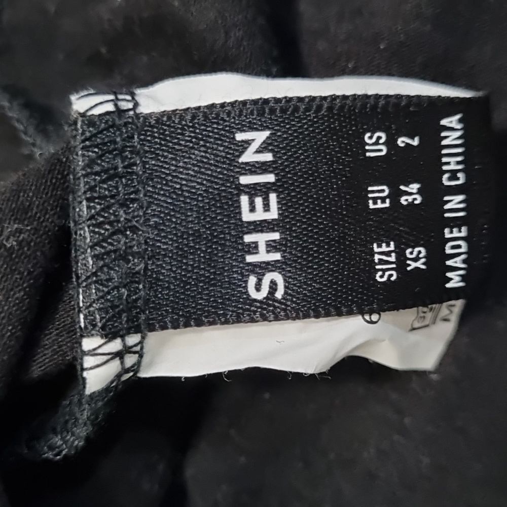 ๐ฅ 3 for $20 4 x Shein crops, all size xs, white, brown, black and grey - Picture 2 of 3